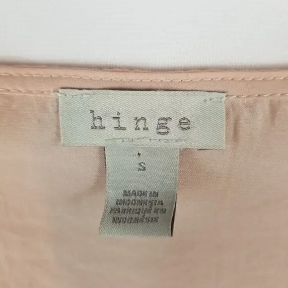 HINGE "DESIGNED IN SEATTLE" LIGHT PINK BELL SLEEVE - Picture 6 of 15